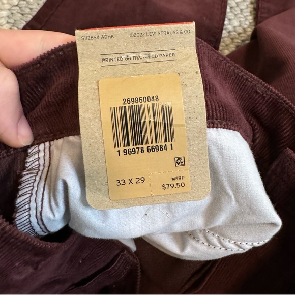 NWT! Levi’s High-Waisted Mom Burgundy Corduroy Jeans Size 33 26986-0048 - Picture 9 of 11